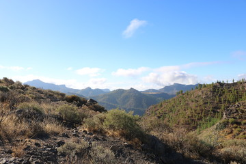 Die schönen und natürlichen Berge und Täler Gran Canarias. Spanien