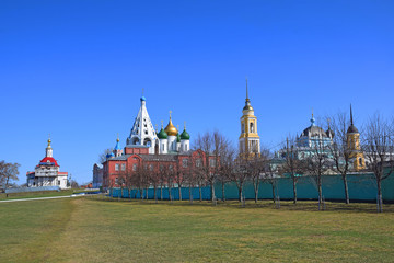 Obraz premium The complex of Kolomna churches located inside the Kolomna Kremlin. Russia, Kolomna, April 2019.
