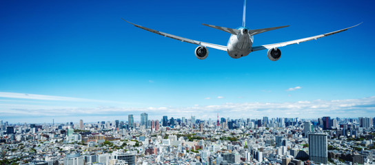 旅客機・飛行機・青空 © naka