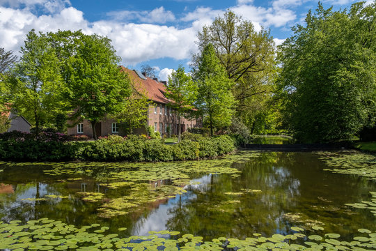 Schlossgraefte am Schloss Rhede