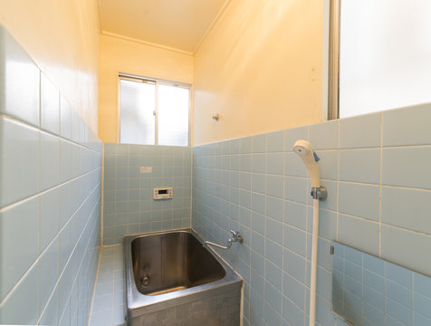 住宅　リフォーム用　解体前　現場写真　築40年　マンション　浴室　昭和　古い　汚い