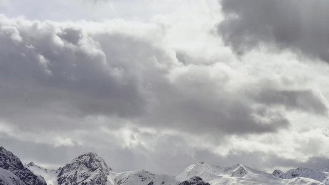 A Timelapse of the Swissalps in the Spring.