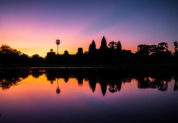 Fototapeta na wymiar silhouette of Angkor wat at sunrise in Cambodia