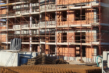 Cantiere edile in primavera