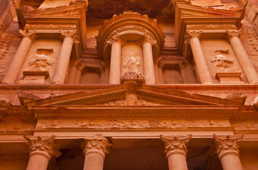 El Tesoro (The Treasury, en árabe Al Khazneh), Cañón As-Siq, Petra, Jordania, Oriente Medio