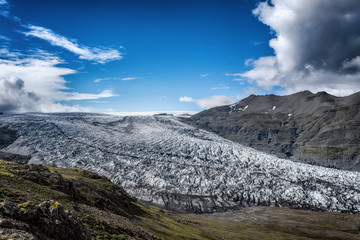 Glacier coming down 