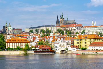 Fototapeta premium Lesser town (Mala Strana) cityscape with Prague Castle, Czech Republic