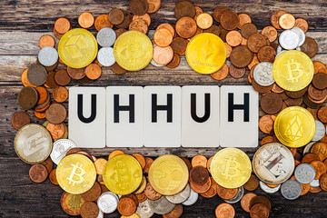 Uh huh-Express your voice with the concept of cryptocurrency and vocal words