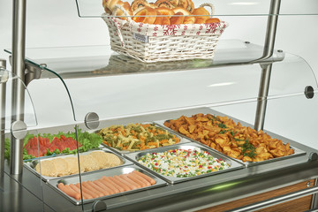 Showcase fridge for catering with cooked food