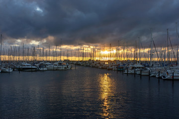 Sonnenaufgang am Yachthafen in Heiligenhafen, Schleswig-Holstein