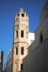 Fototapeta na wymiar tower in arabic city in tunisia