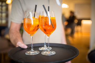 Tablett mit Aperitif/Spritz / Catering