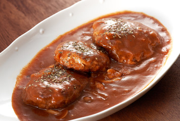 煮込みハンバーグ
