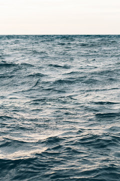 ripples on blue sea water , natural sea background © Дарья Фомина