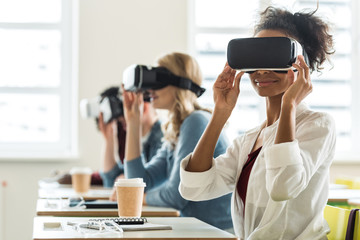 selective focus of multiethnic students using vr headsets in university