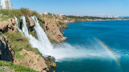 Obraz premium Waterfall Duden falling into the Mediterranean sea with rainbow scene, Antalya, Turkey