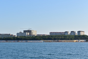 Obraz premium Evening city landscape on the Black Sea coast, Gelendzhik city, Russia