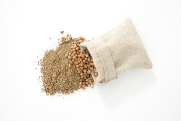 Ground coriander and coriander seeds