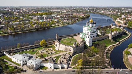 Aerial view of Kremlin in Pskov - obrazy, fototapety, plakaty