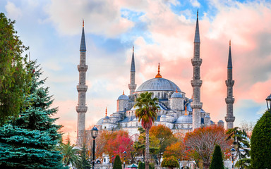 The Blue Mosque, (Sultanahmet Camii), Istanbul, Turkey.