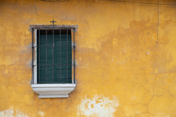 Fototapeta na wymiar doorways and entries in Antigua Guatemala