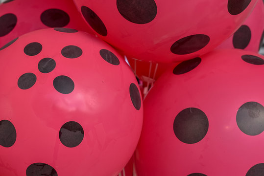 Bal&otilde;es de festa