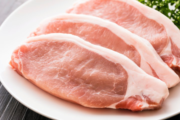 豚ロース　切身　Pork loin thick cut fillet