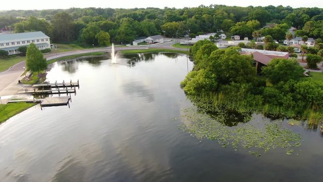 Lake Side Homes with a Fountain and Docks in Central Florida