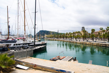 Fototapeta premium バルセロナの港