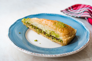 Turkish Baklava with Pistachio served with Plate / Havuc Dilimi.