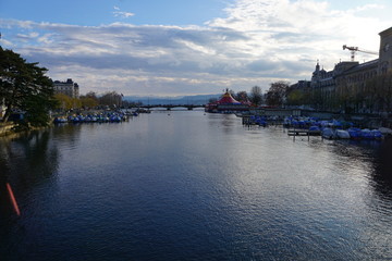 Naklejka premium Limmatfluss in zürich in der schweiz