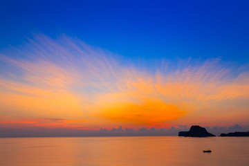 Obraz na płótnie Canvas Beautiful sunrise over the sea at Prachuap Khiri Khan Province , southern of Thailand