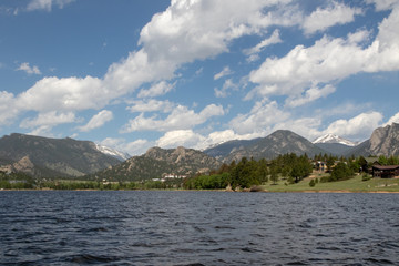 Obraz premium lake and mountain