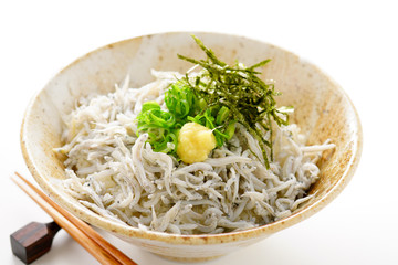 釜揚げしらす丼