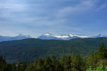 Fototapeta premium Panoramic view of the mountains with snow on top.