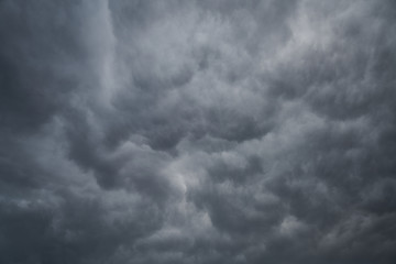 Obraz premium Dramatic sky and dark clouds