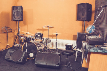 drum set drums in Studio