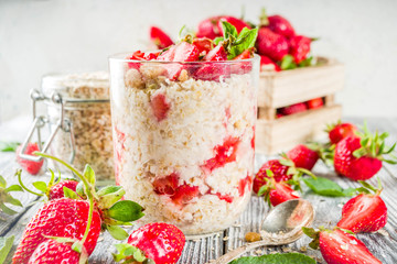 Overnight oatmeal with strawberry