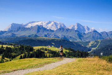 Fototapeta na wymiar panorama in val Badia, Dolomiti. Sullo sfondo la Marmolada
