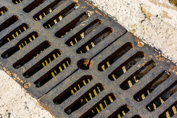 Iron grid for water flow in sewers