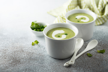 Healthy pea soup with cream