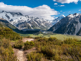 Fototapeta na wymiar Hiking trail in New Zealand Mount Cook Park