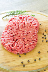 steak haché de boeuf cru