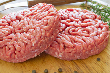 steak haché de boeuf cru