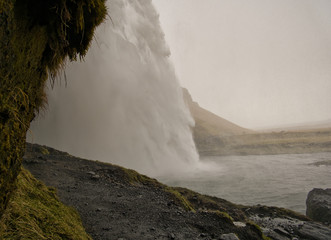 Seljalandsfoss Wasserfall mit Weg zum Wasserfall