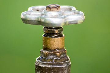 schraubrad von einem wasserhahn