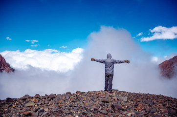 admirando las nubes
