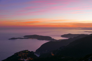 côte d'azur au crépuscule