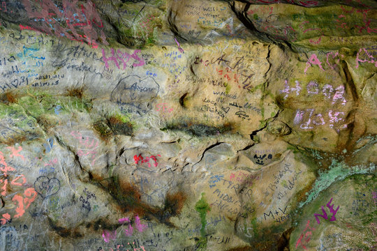 "Verewigungen" von Besuchern, Beatush&ouml;hle bei Interlaken, Schweiz