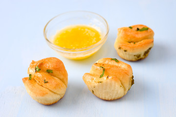 Zupf-Muffins mit Butter